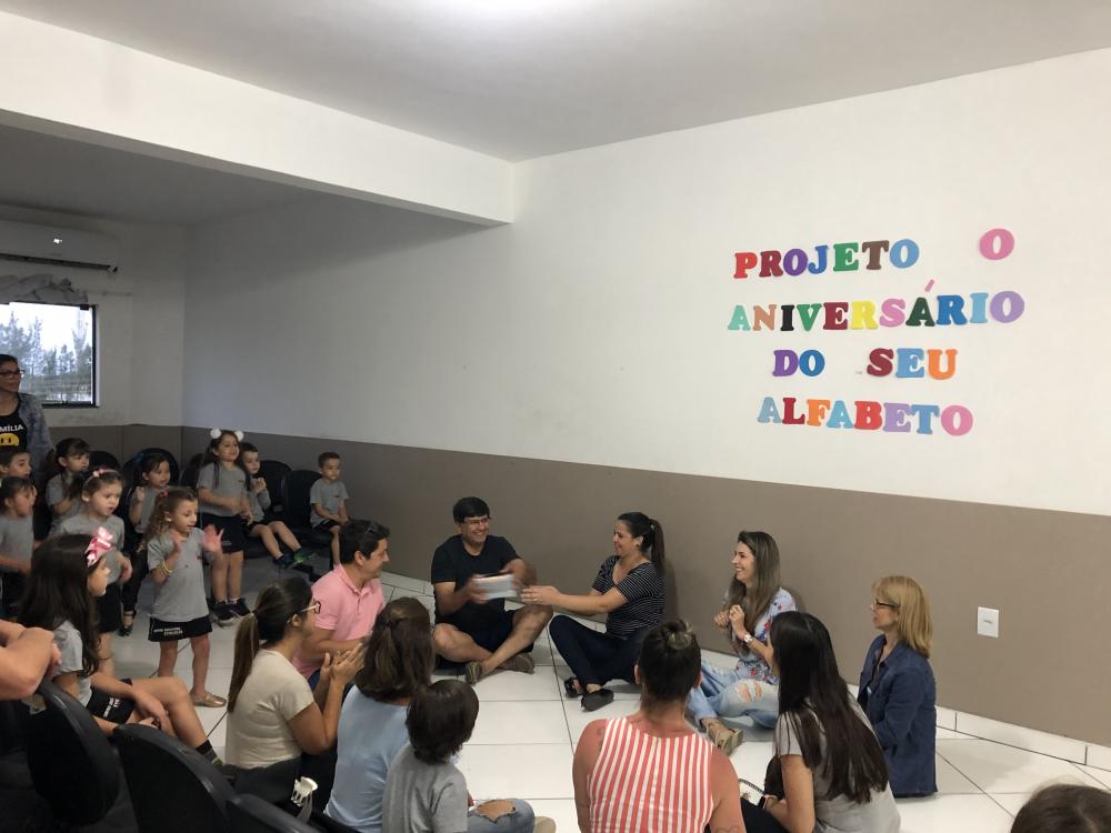 Socialização do Projeto: O aniversário do Seu Alfabeto